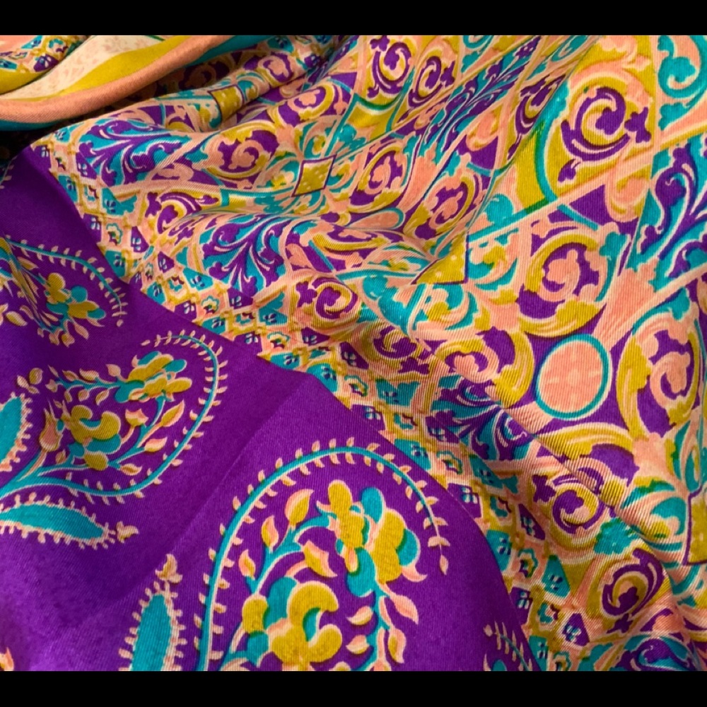 Large silk handmade blockprint scarf/shawl/dupahta - Picture 4 of 7